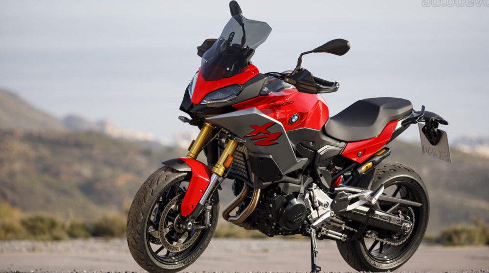 F 900 XR adventure-tourer